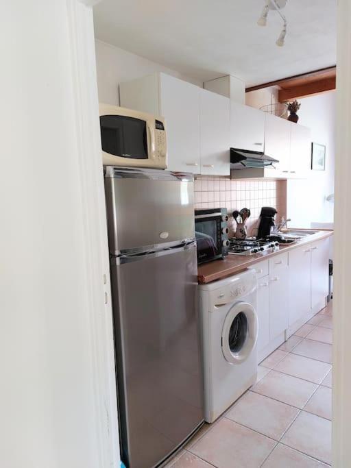 Rez De Jardin Dans Quartier Calme Et Ensoleille Villa