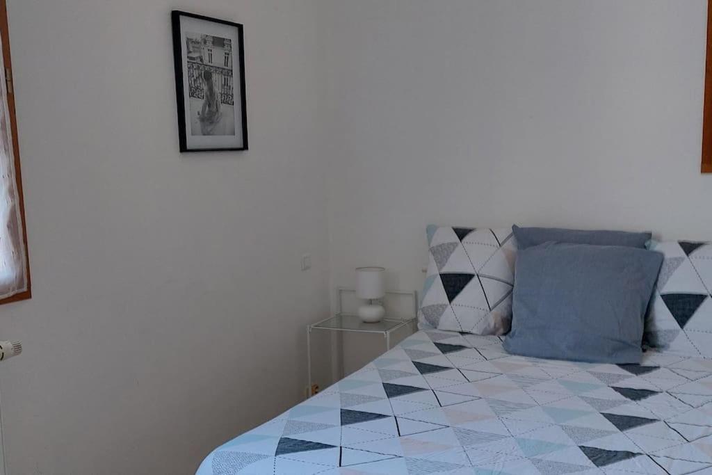 Rez De Jardin Dans Quartier Calme Et Ensoleille Villa *