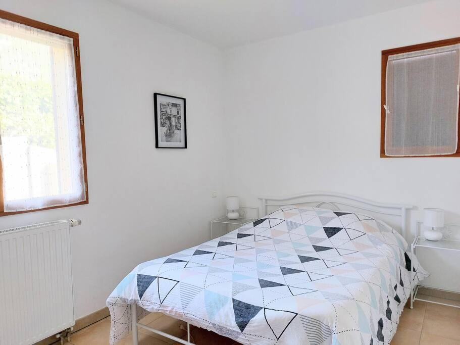 Rez De Jardin Dans Quartier Calme Et Ensoleille Villa *